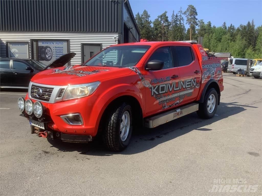 Nissan Navara 4X4 車両運搬用トレーラー