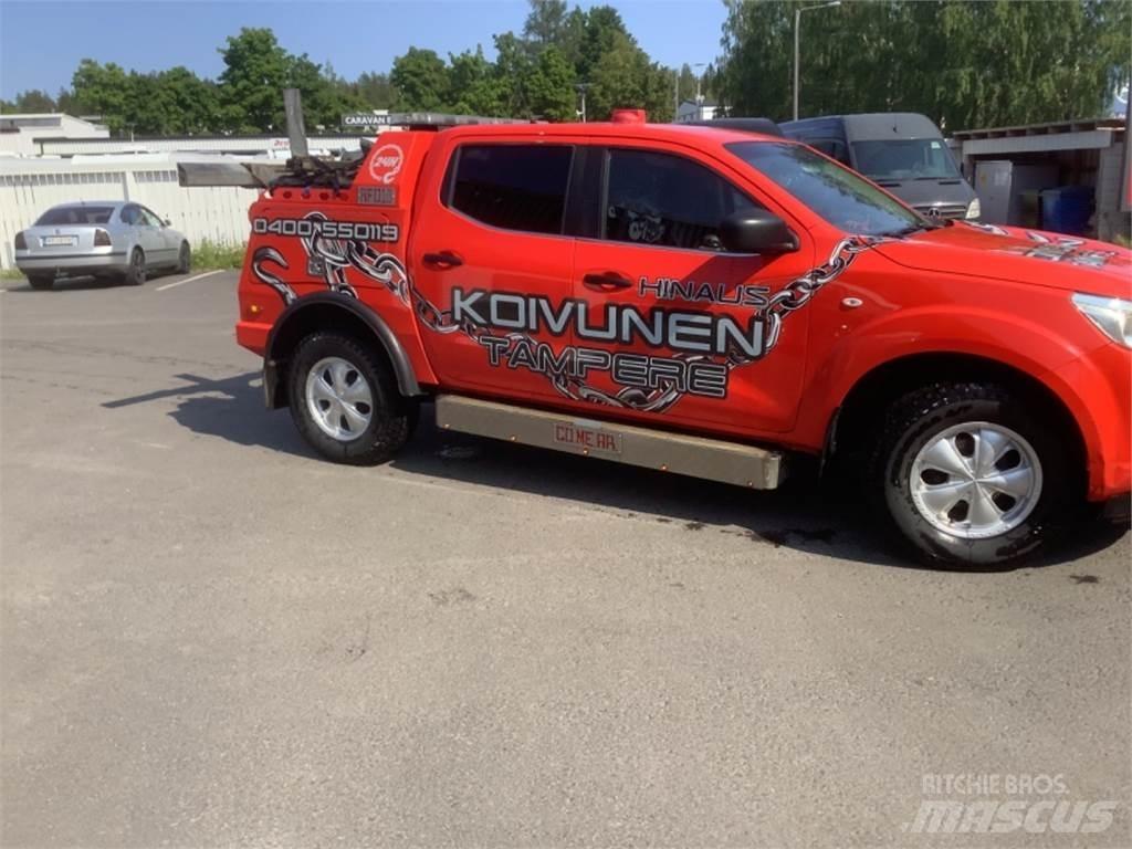 Nissan Navara 4X4 車両運搬用トレーラー