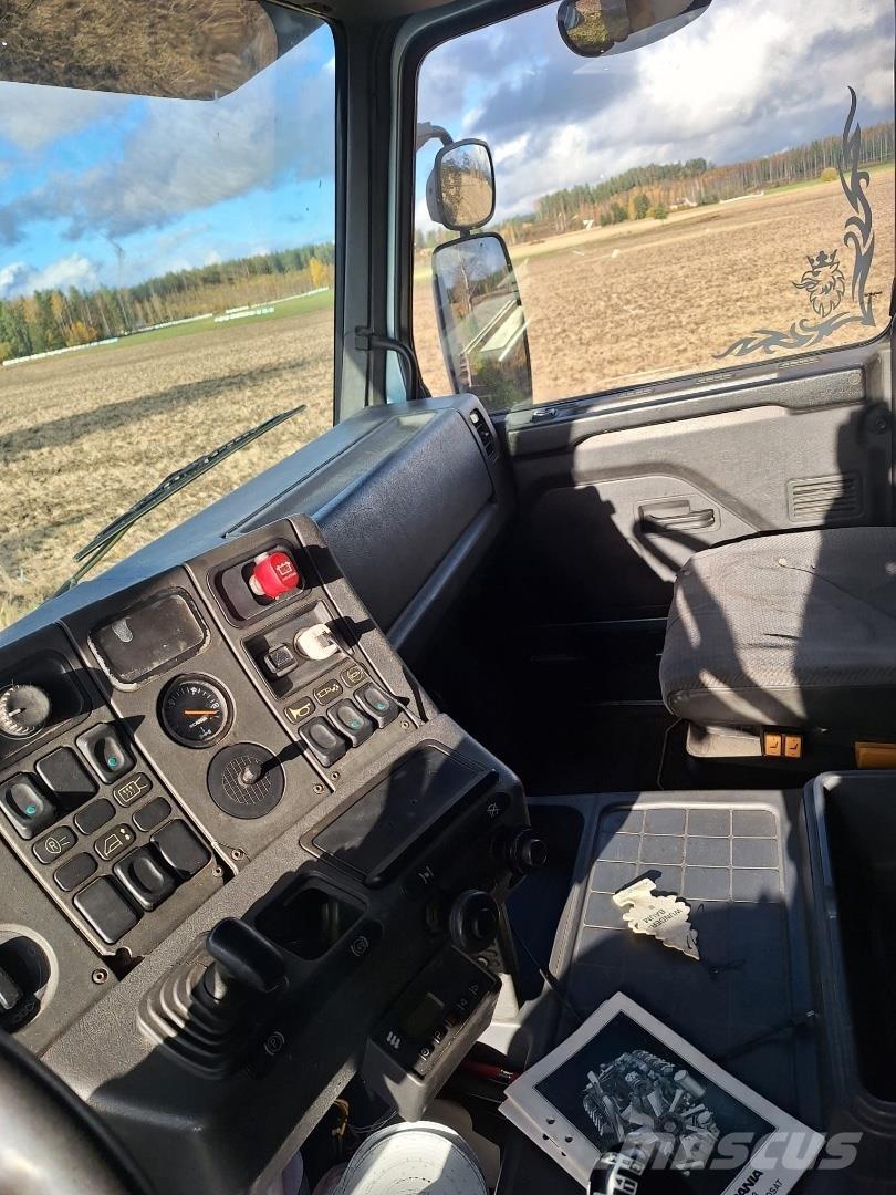 Scania 143H 林業機械輸送トラック