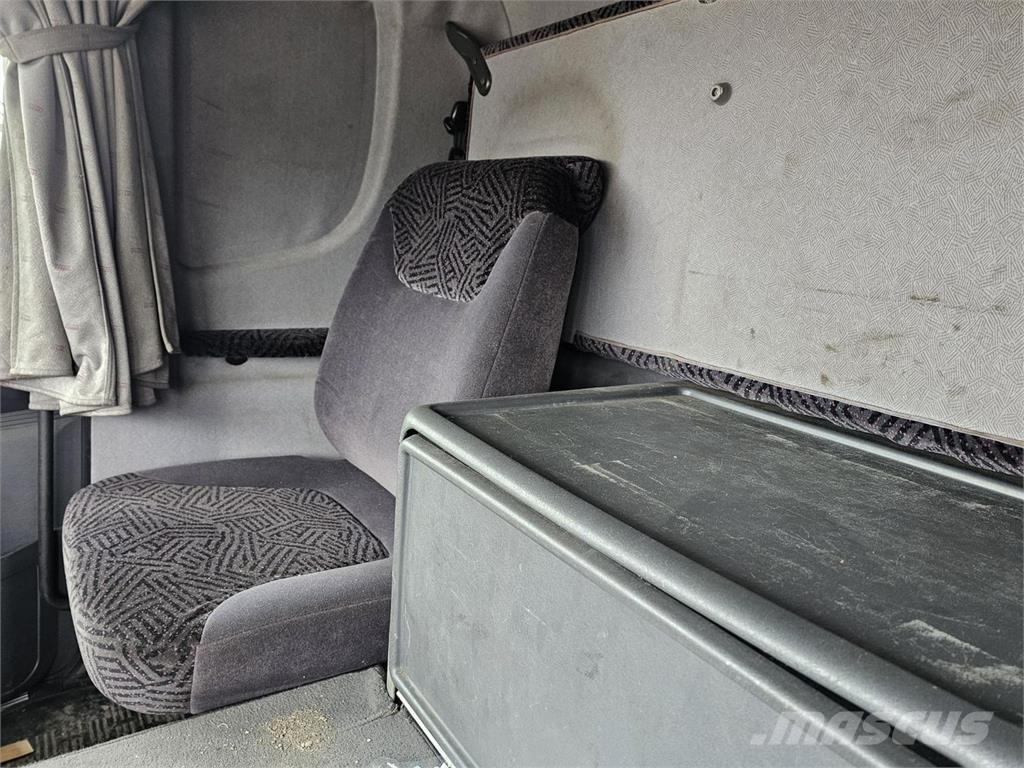 Scania 164L 6x2 木材トラック