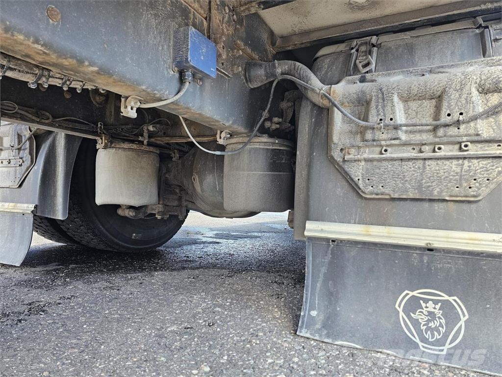 Scania P270 4X2 ボックスボディー、ウイング、箱車