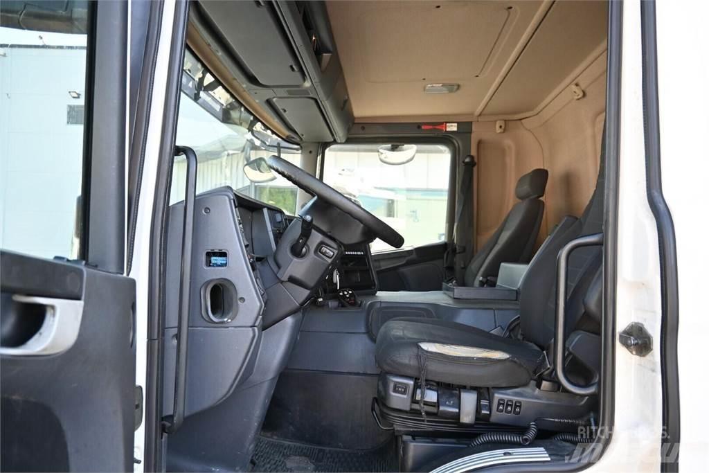 Scania P320 4x2 ボックスボディー、ウイング、箱車