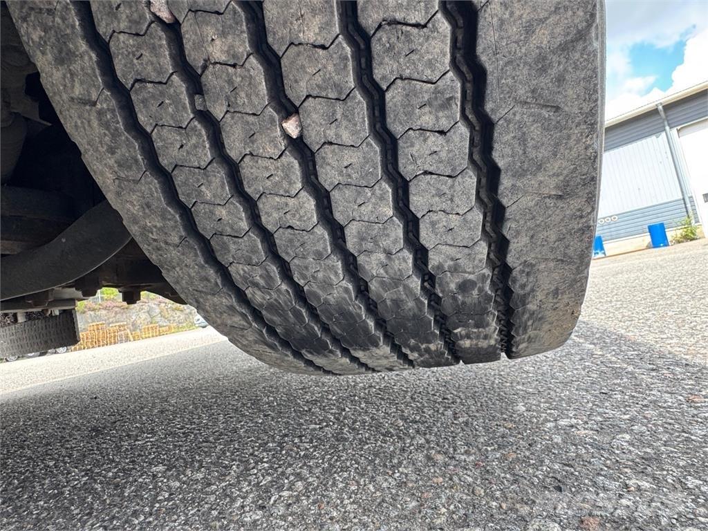 Scania P370 クレーントラック、ユニック車