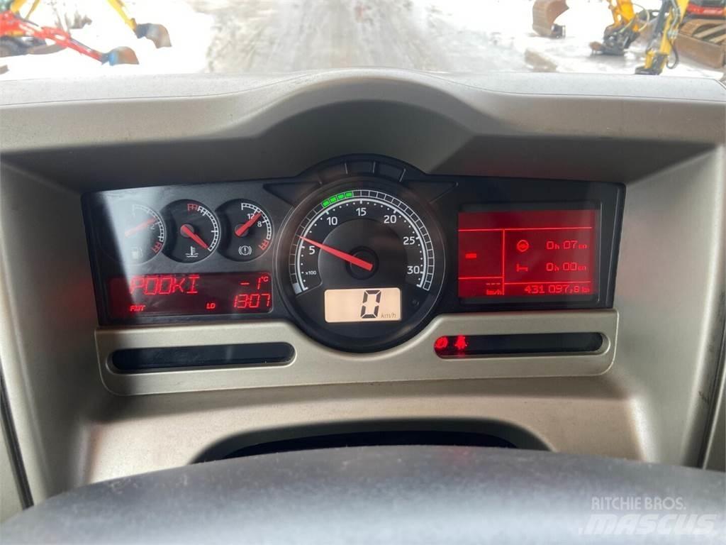 Sisu C 600 2+2 林業機械輸送トラック
