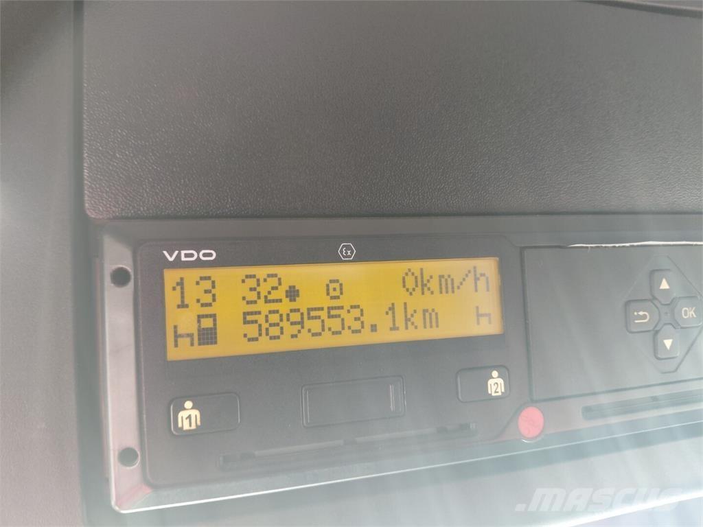 Sisu CM16M 8x4 ダンプ