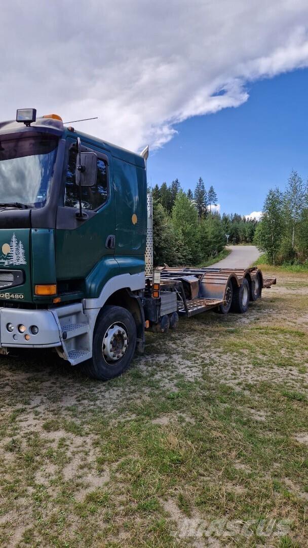 Sisu E12M 車両運搬車、キャリアカー