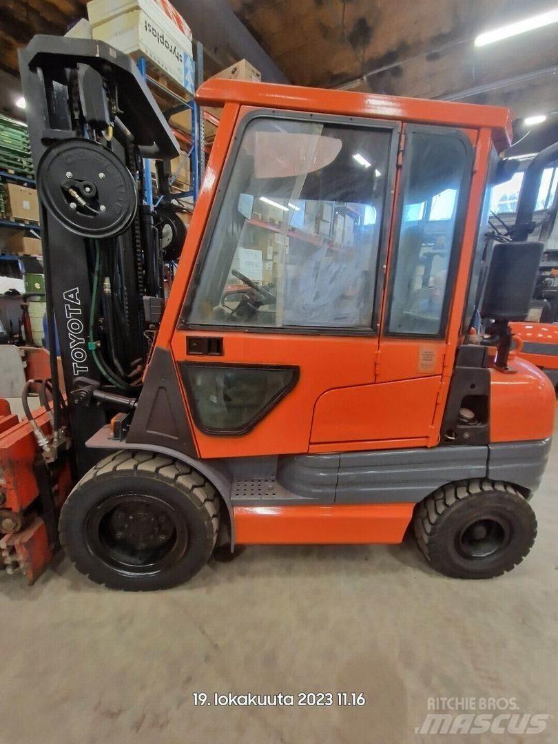 Toyota 02-6FDF30 ディーゼル・軽油