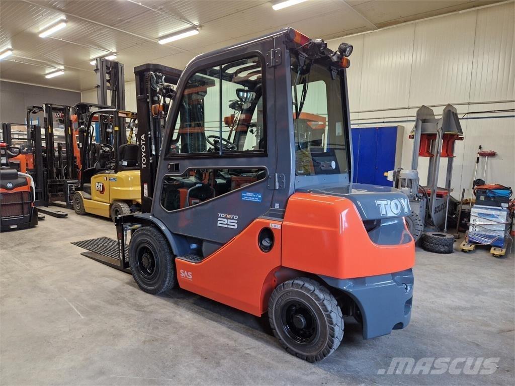 Toyota 02-8FDF25 ディーゼル・軽油