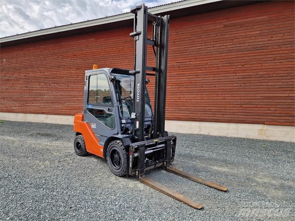 Toyota 02-8FDF30 ディーゼル・軽油