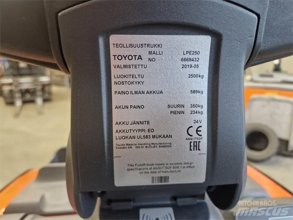 Toyota LPE 250 フォークリフト - その他