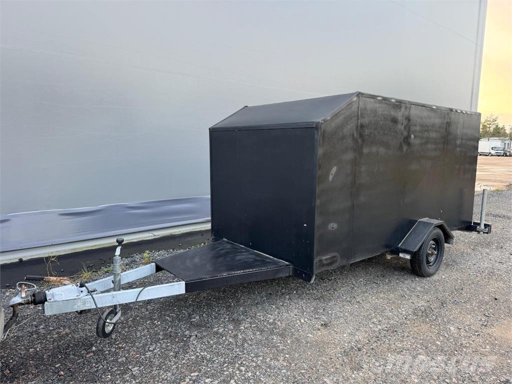  Umpiperäkärry ライトトレーラー