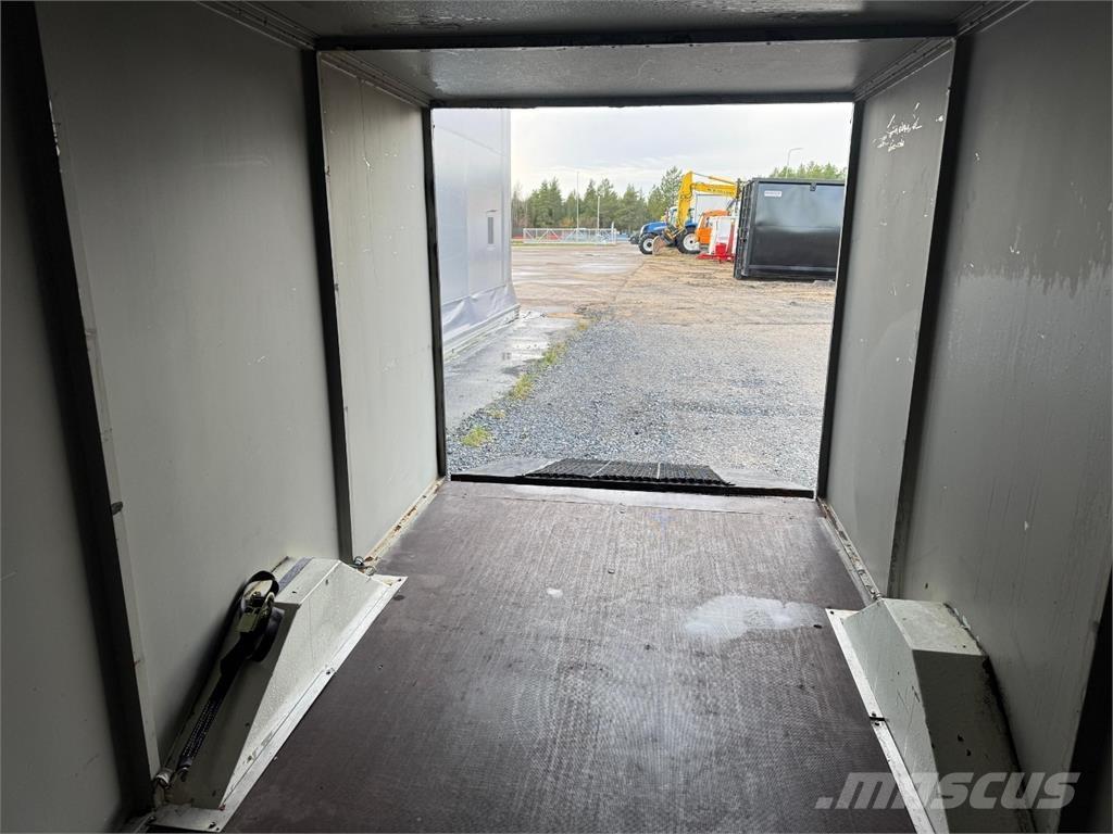  Umpiperäkärry ライトトレーラー