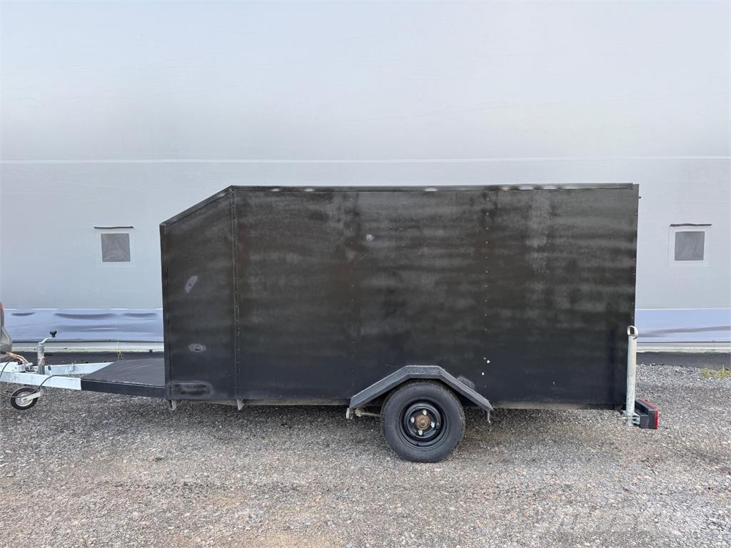  Umpiperäkärry ライトトレーラー