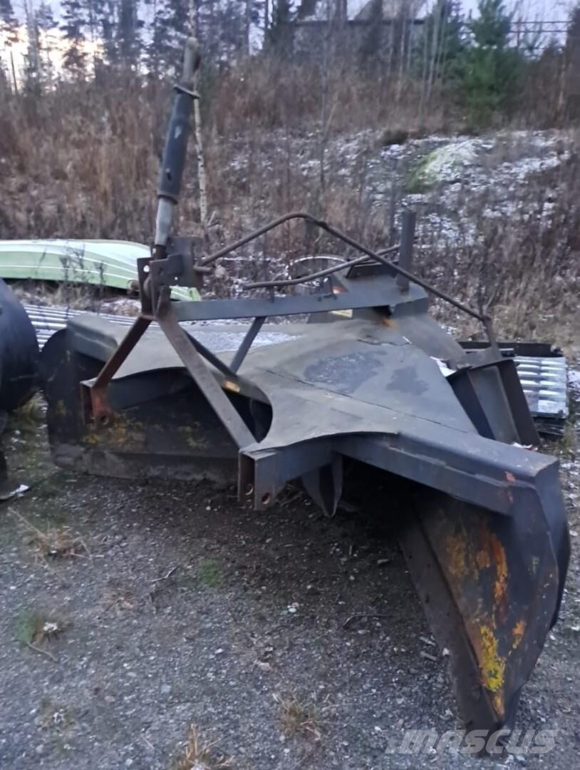 Valmet 600-4 4x4 トラクター