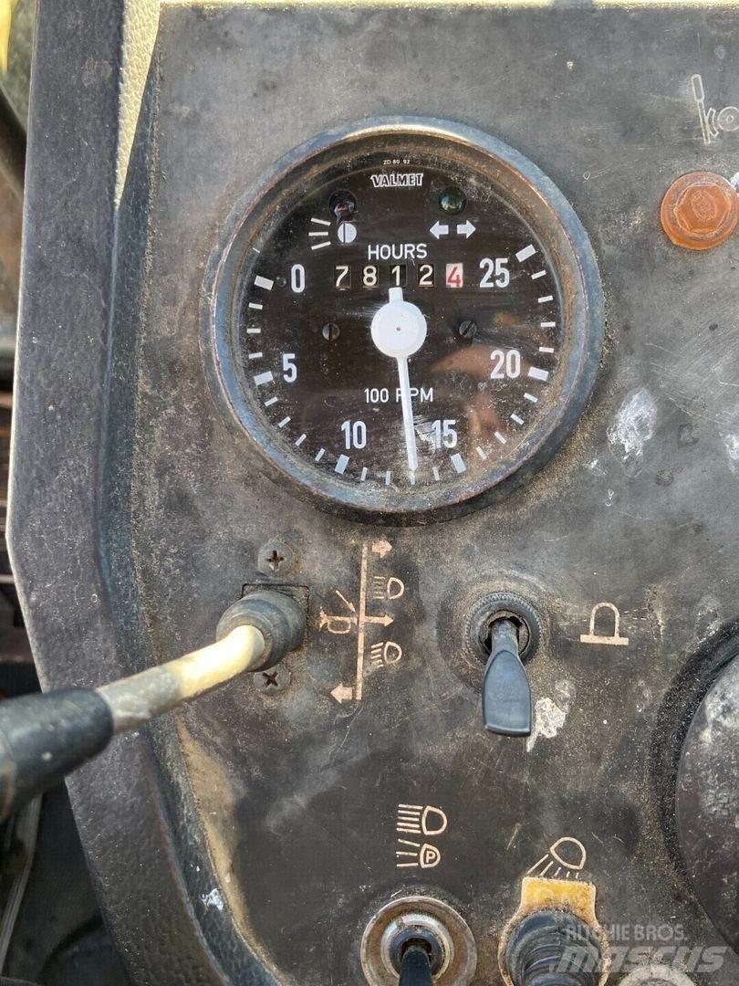 Valmet 802 トラクター