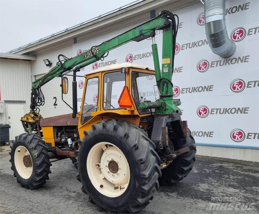 Valmet 802-4 トラクター