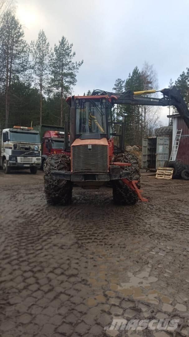 Valmet 840.3 フォワーダー