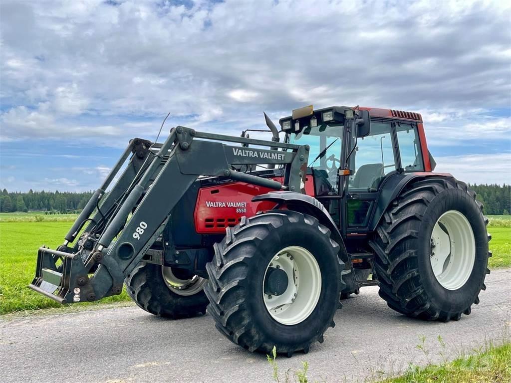 Valtra 8550 Mega トラクター
