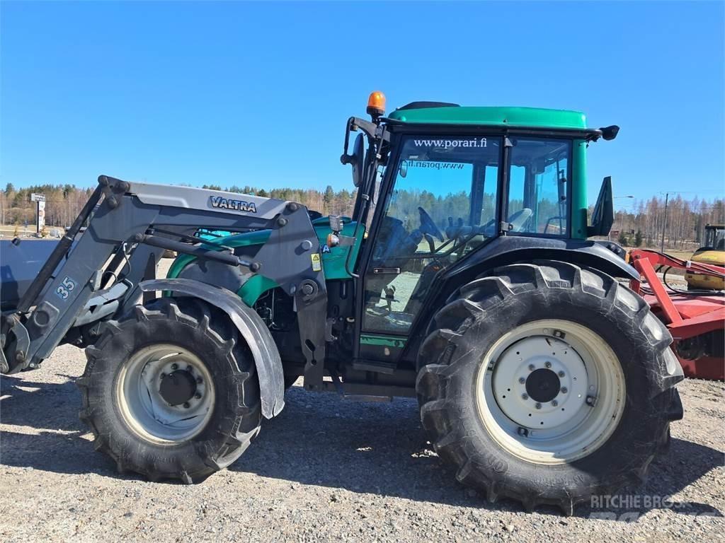 Valtra A92 トラクター