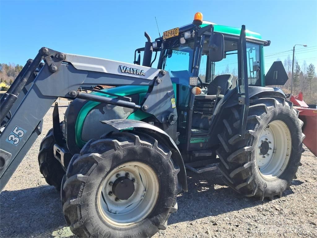 Valtra A92 トラクター