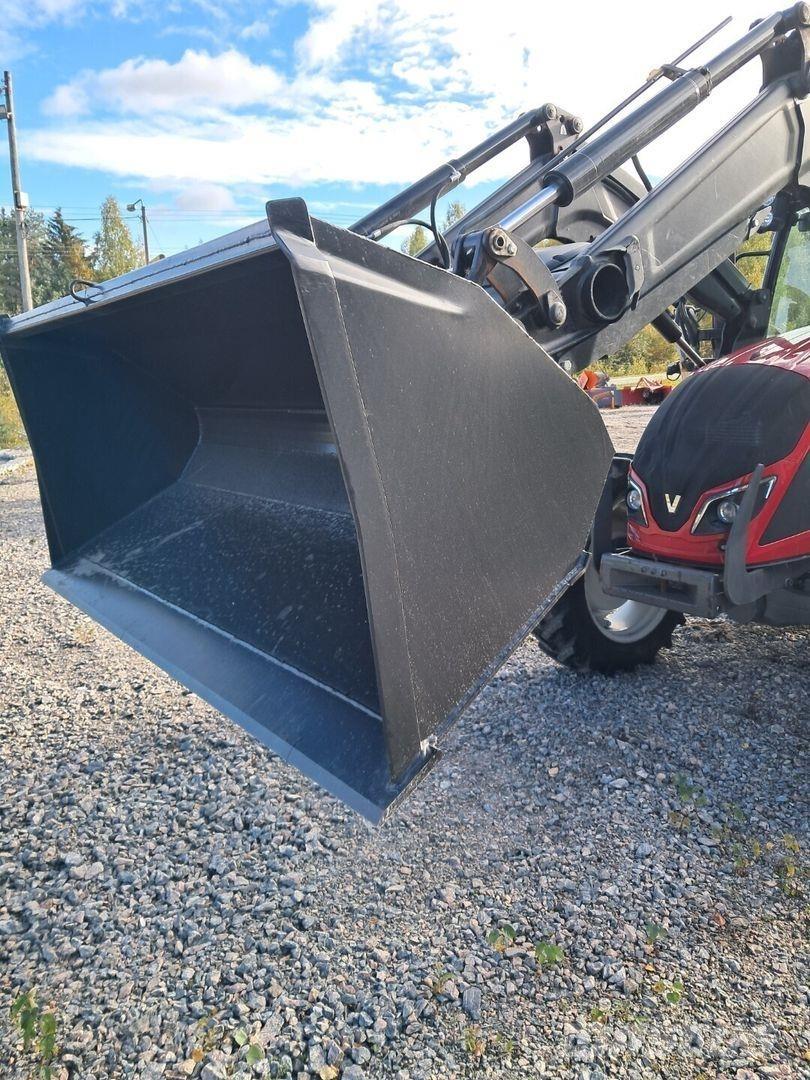Valtra A94 hitec トラクター