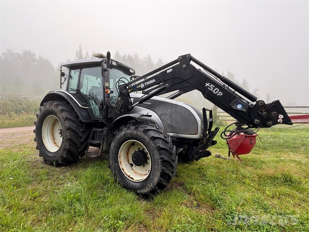 Valtra T 151 E トラクター
