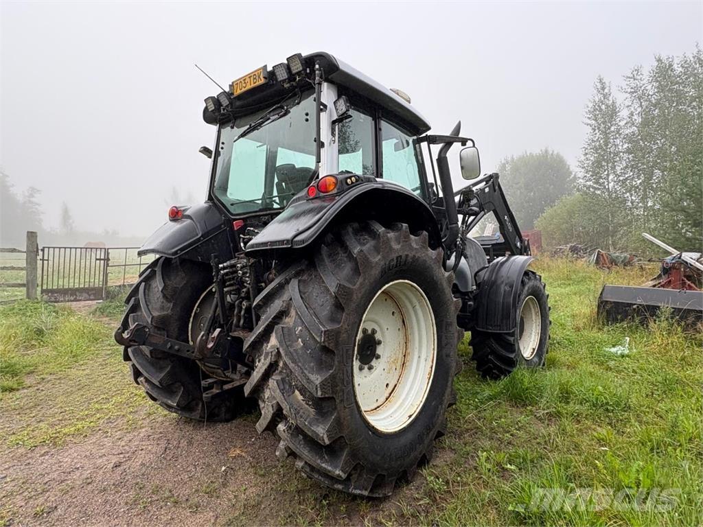 Valtra T 151 E トラクター
