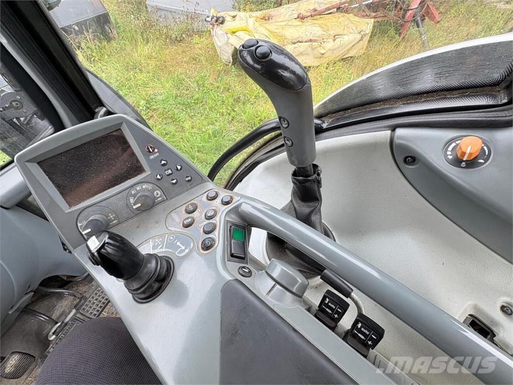 Valtra T 151 E トラクター