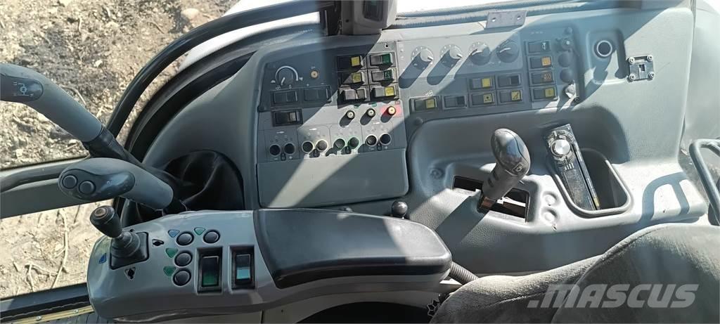 Valtra T 180 トラクター
