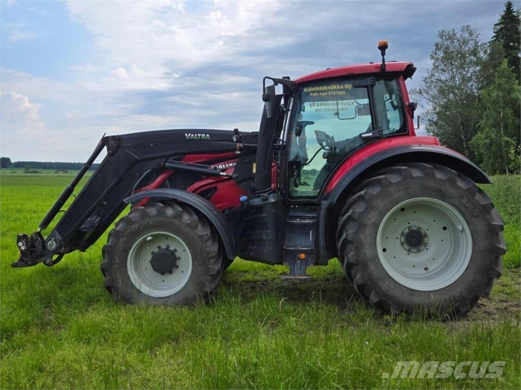 Valtra T144 Versu トラクター