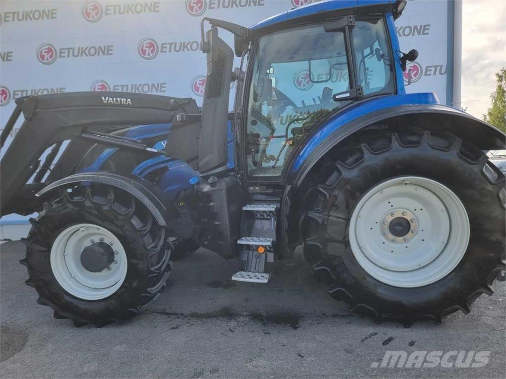 Valtra T145 トラクター