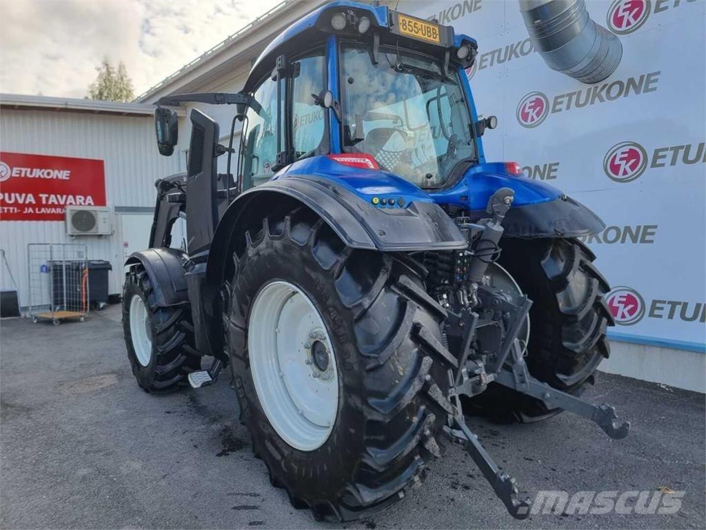 Valtra T145 トラクター