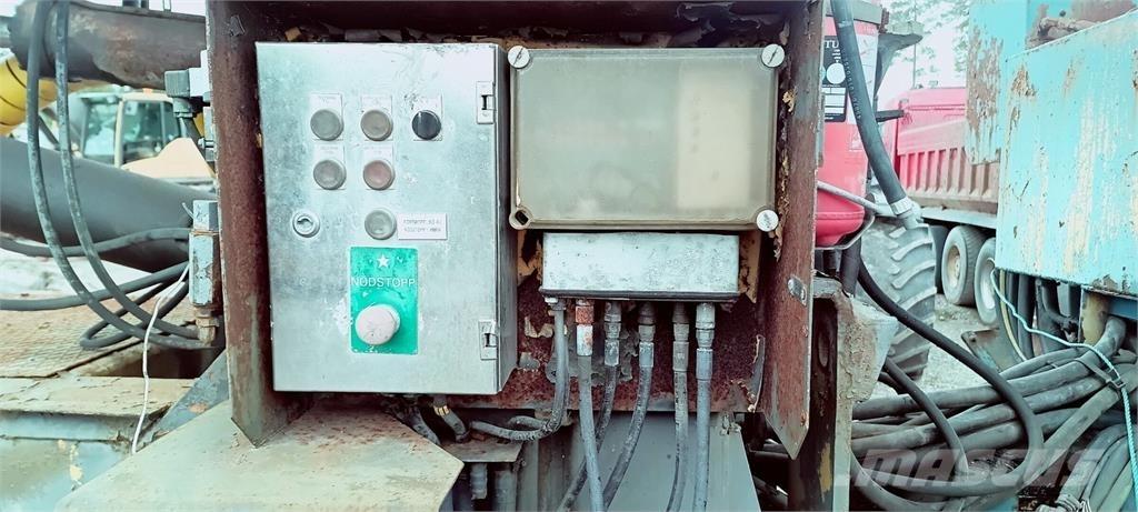 Volvo BM DR 860 垂直昇降型リフト