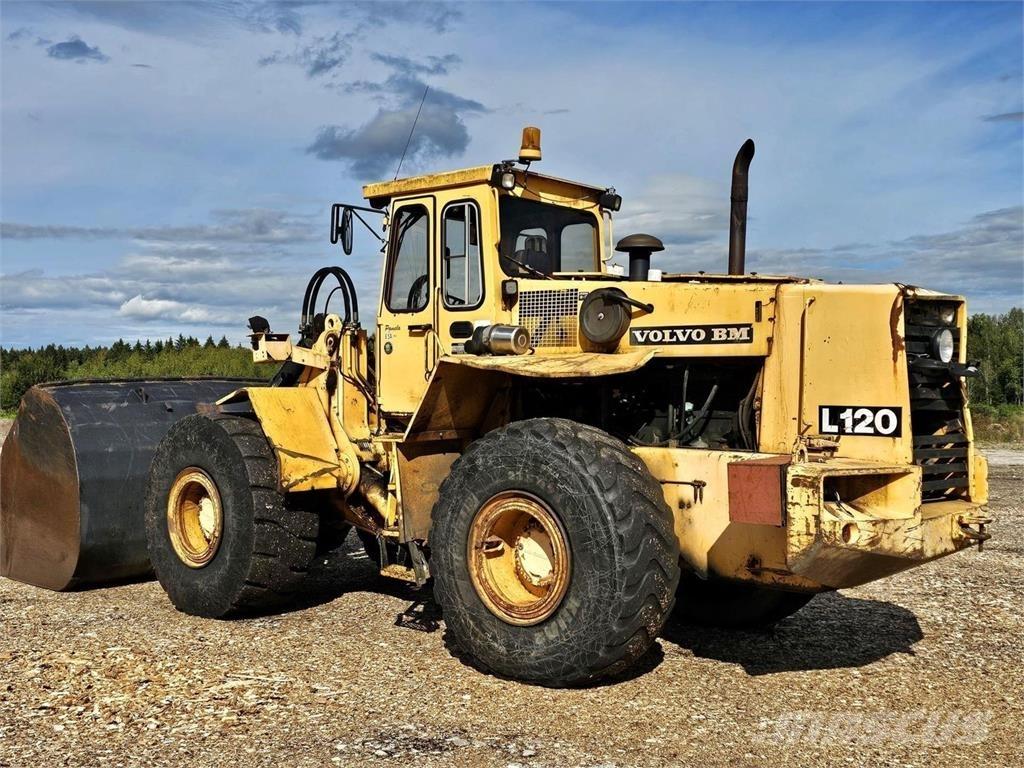 Volvo BM L120 ホイールローダー・タイヤショベル
