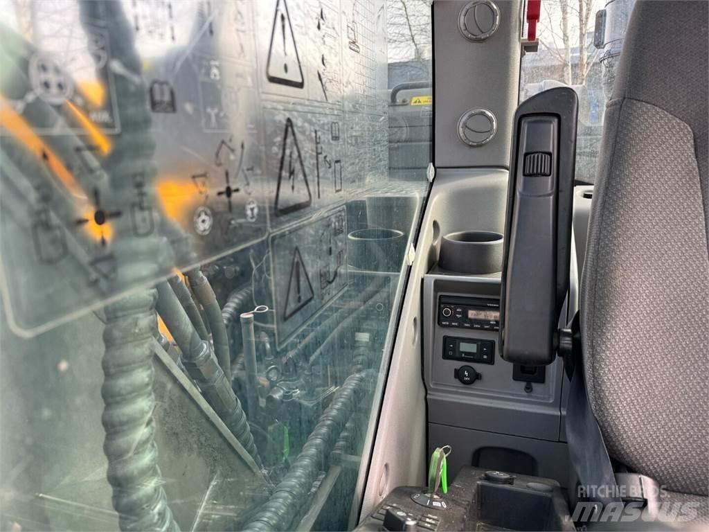 Volvo EC 140 EL 大型油圧ショベル12t以上（パワーショベル・ユンボ）