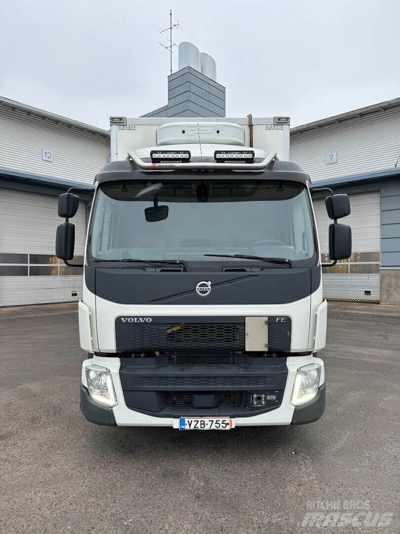 Volvo FE320 4x2 ボックスボディー、ウイング、箱車