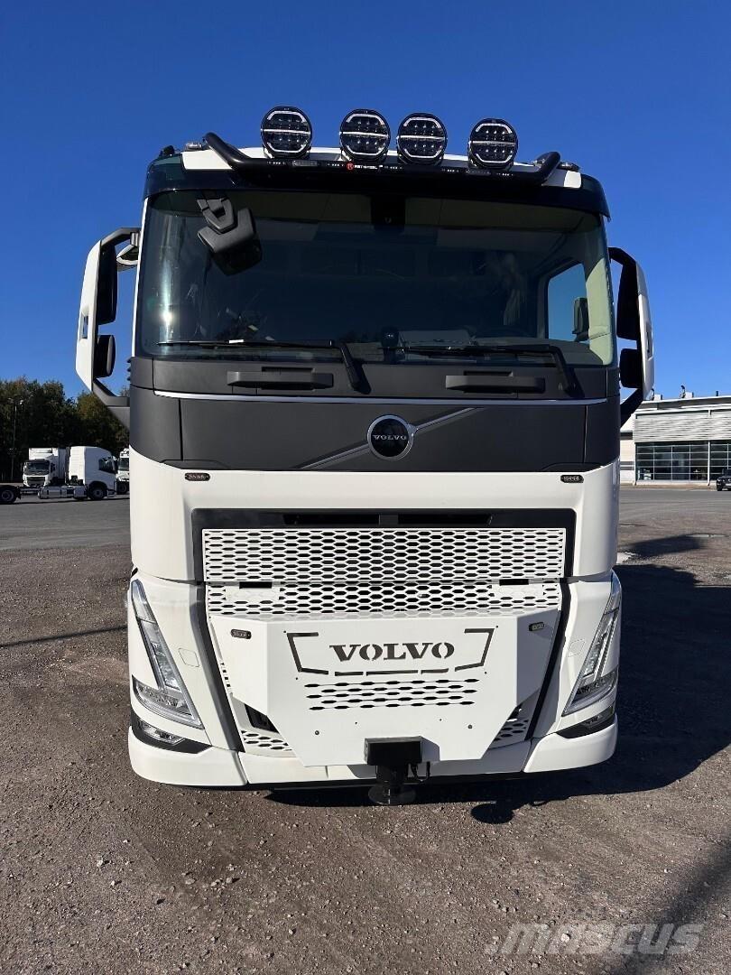 Volvo FH13 8x4 クレーントラック、ユニック車