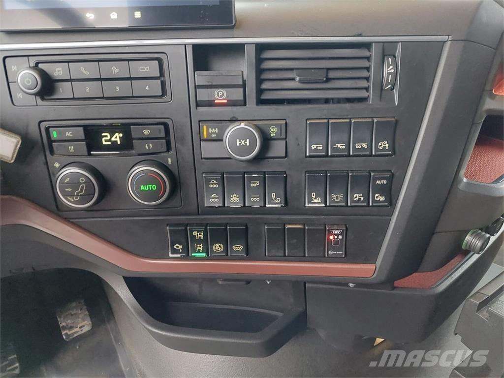 Volvo FH16 750 木材トラック