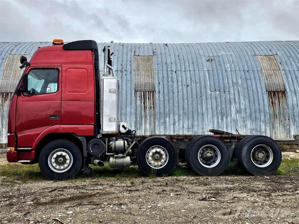Volvo FH16 8x4 中古トラクターヘッド | トレーラーヘッド