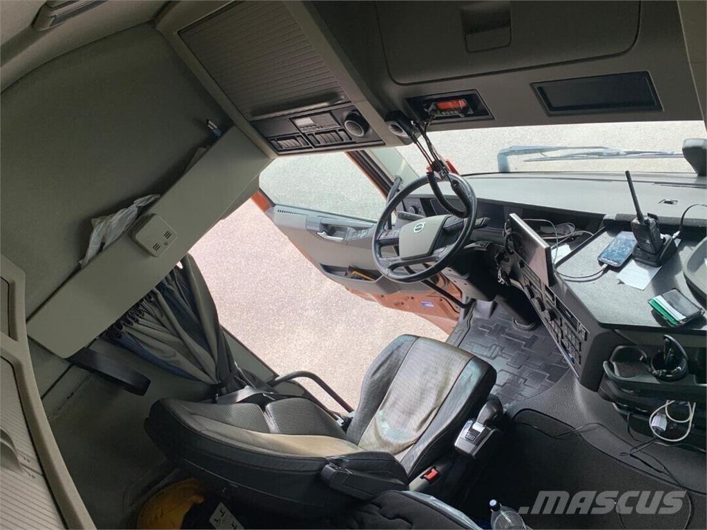 Volvo FH500TC 8x4 ウッドチップ運搬用トラック
