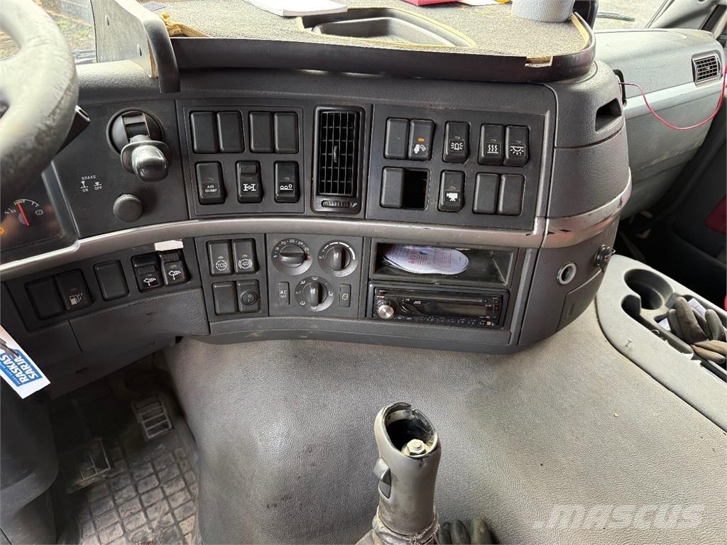 Volvo FM 12 8x4 アームロール