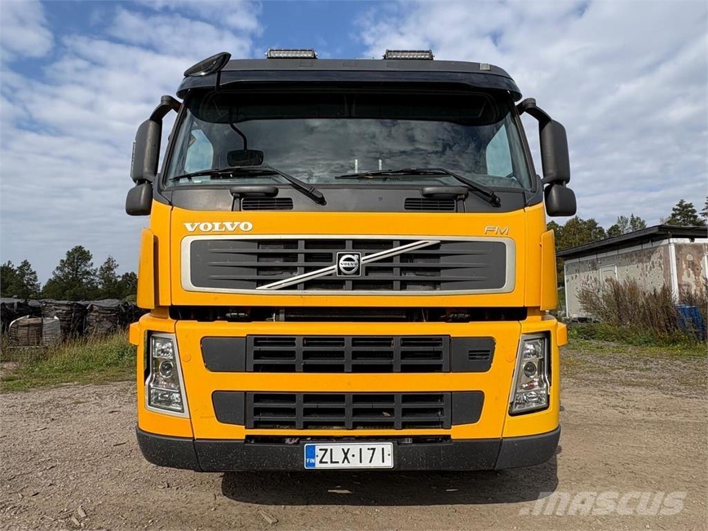 Volvo FM 480 10x4 林業機械輸送トラック