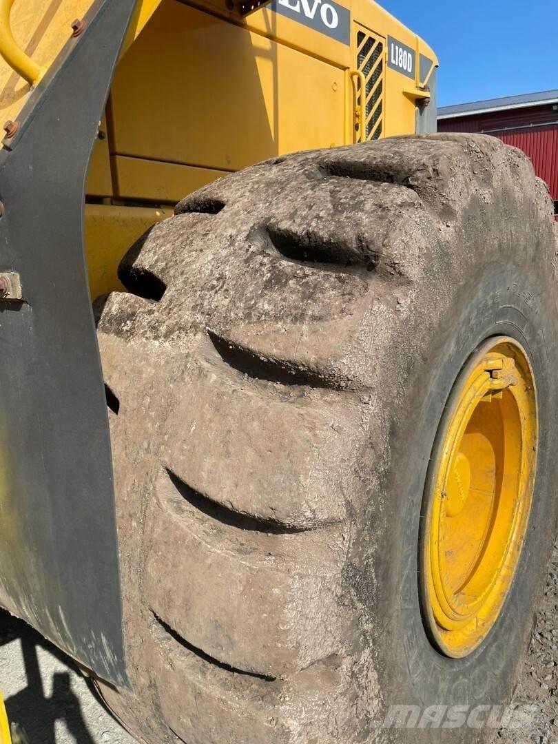 Volvo L180D ホイールローダー・タイヤショベル