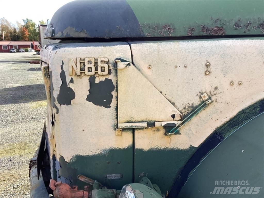 Volvo N 86 平ボディー