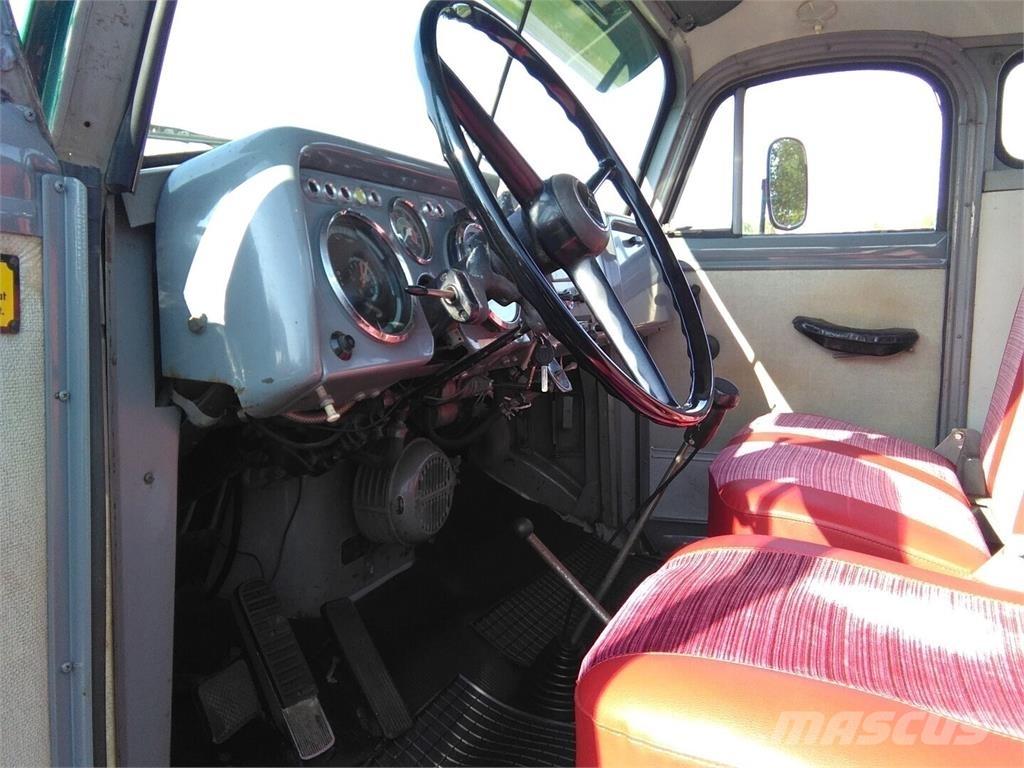 Volvo N 86 平ボディー