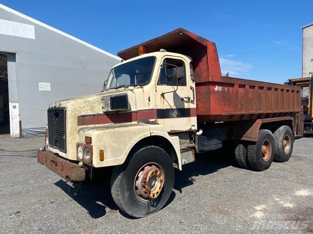 Volvo N12 6x4 ダンプ