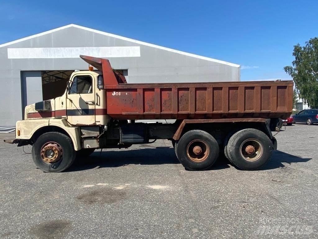 Volvo N12 6x4 ダンプ