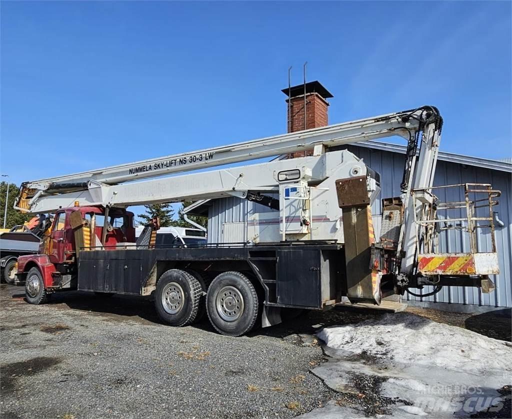 Volvo N7 6x2 クレーントラック、ユニック車