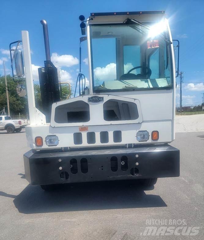 Autocar XSPOTTER ターミナルトラクター