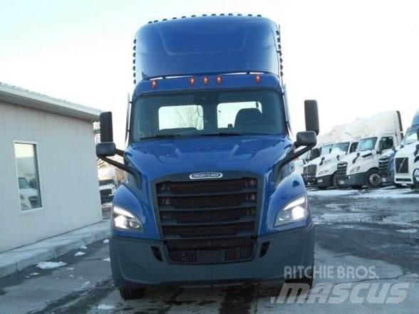 Freightliner CASCADIA 116 中古トラクターヘッド | トレーラーヘッド